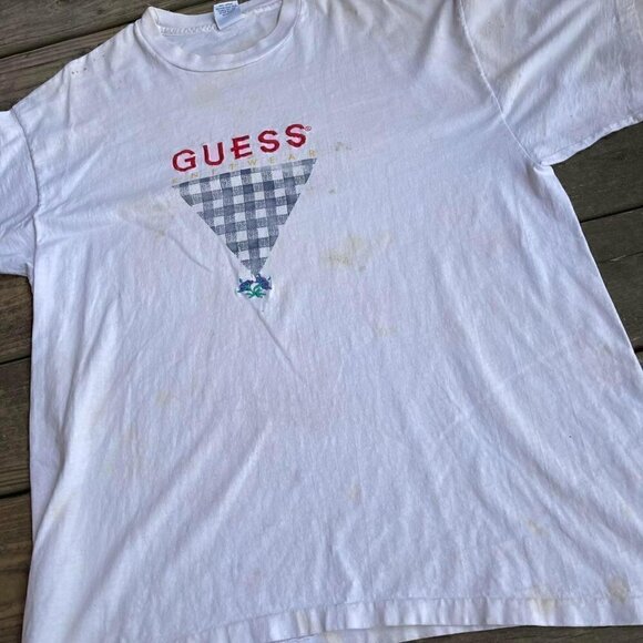 Vintage single stitch guess embroidered t shirt - Picture 2 of 5